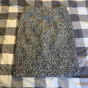 Gorgeous White House Black Market warm pencil skirt